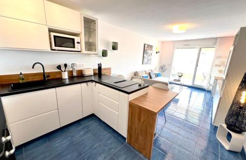 Golfe Juan House | Golfe Juan - 4 People - Sea View - Swimming Pool - Garage