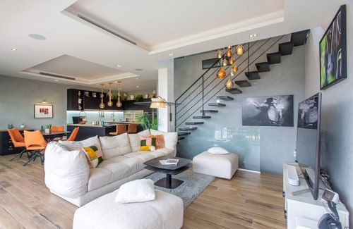 Golfe Juan Villa | Golfe-Juan/Cannes: Modern 3-bedroom villa with swimming pool and sea view