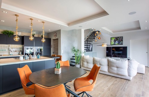Golfe Juan Villa | Golfe-Juan/Cannes: Modern 3-bedroom villa with swimming pool and sea view