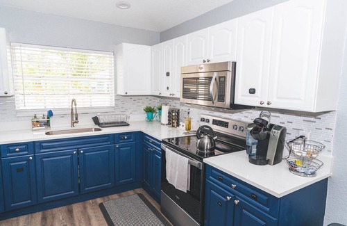 Jupiter House | "Golfers Paradise" Updated house with HUGE backyard, mini golf, fire pit,Hammock