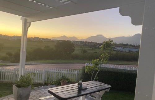 George Apartment | Golfers View @ Kingswood Golf Estate