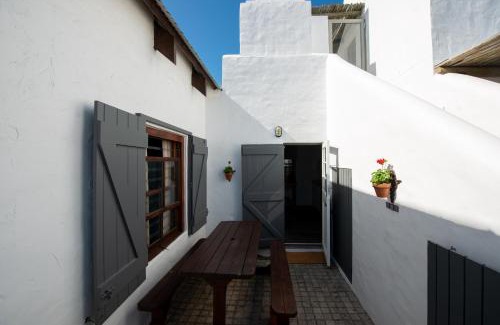 Paternoster Apartment | Gonana Studios & Villa