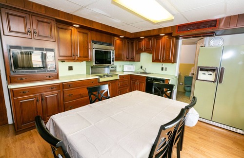 Wildwood Crest Hotel | Gondolier Motel