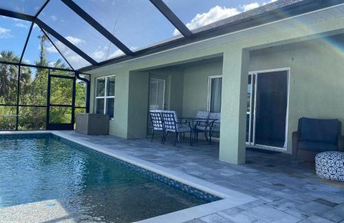 North Port House | Gone Coastal! Large Heated pool home 30 min from beaches!