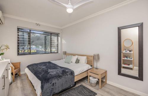 Three Anchor Bay Apartment | Gone Coastal