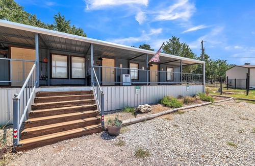 Kingston Apartment | Gone Fishin' - 1 Bedroom Hotel Room by The Lodges at Fossil Creek