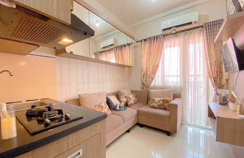 Rawasari Apartment | Good and Warm 2BR at Green Pramuka City Apartment