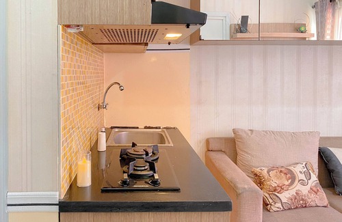 Rawasari Apartment | Good and Warm 2BR at Green Pramuka City Apartment