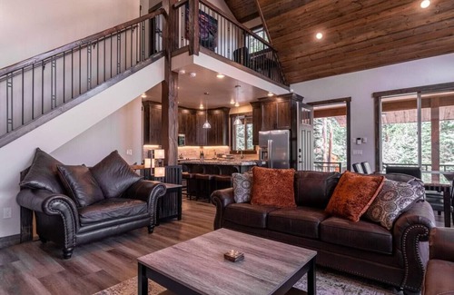 Meadow View Heights Cabin | Good Karma Cabin - Luxury Mountain Retreat