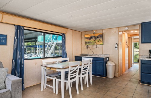 Byrdstown Boat Rental | Good Times - 4 bedroom/Jack&Jill Bathrooms Houseboat with everything you need