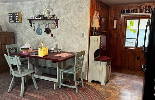 Hale Cottage | Good Times in the Yellow Friendship House