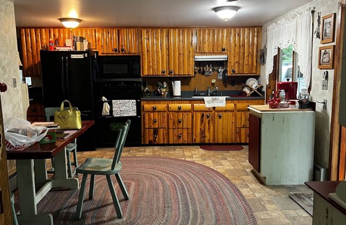Hale Cottage | Good Times in the Yellow Friendship House
