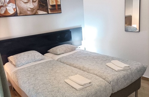 Lagos City Center House | Good Vibes - Lagos Guest House