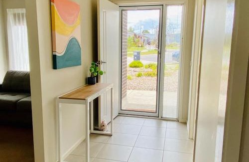 Inverloch House | Goodenia Vibes