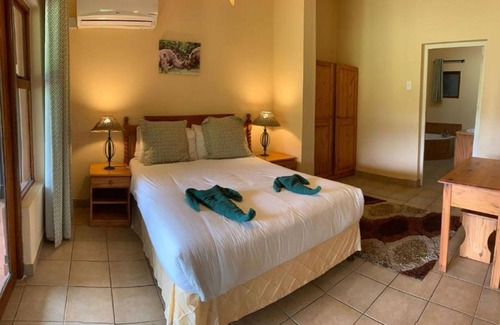 Hluhluwe Cabin | Gooderson Bushlands Game Lodge