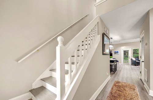 Town Center House | GoodKarma Rentals - Fully Renovated! Kennesaw 2BDR, Peaceful,near to KSU,I-75