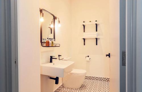 Barry Apartment | Goodstay Apartments by Urban Space