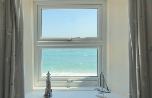 Torcross House | Goodwinds, 4 bed beachside house