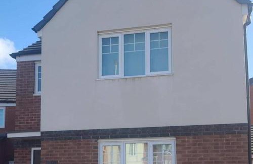 Wolverhampton House | Goodwood Drive Hideaway - 4BR House