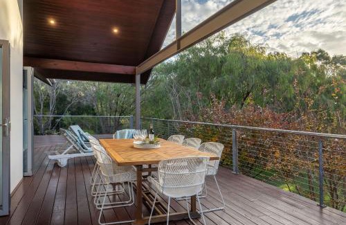 Eagle Bay House | Gooligumup I Private Properties