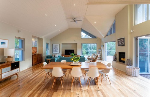 Eagle Bay House | Gooligumup I Private Properties