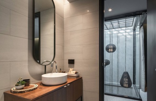 Phra Khanong Nuea Hotel | Goose Living