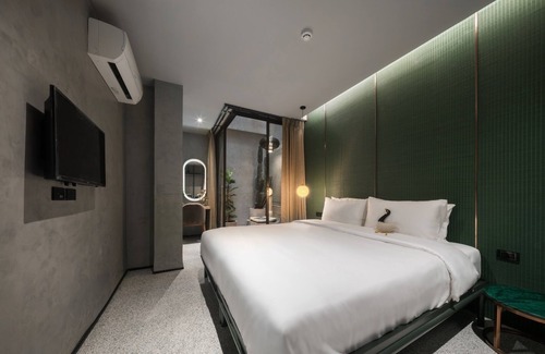 Phra Khanong Nuea Hotel | Goose Living