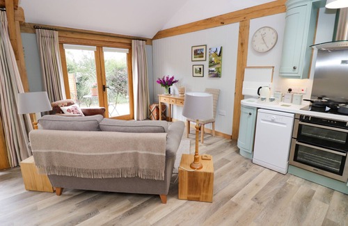 Halford Cottage | GOOSE LODGE, pet friendly, luxury holiday cottage in Halford