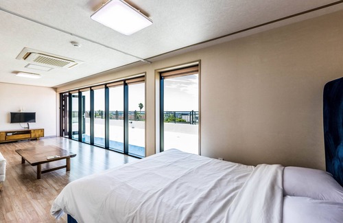 Jungmun House | Goraesu Pension