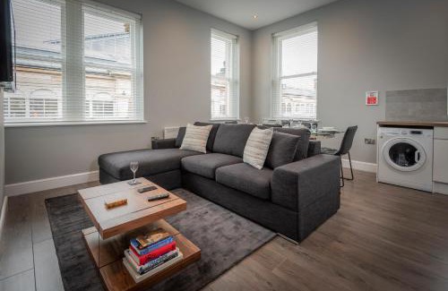 Bolton Apartment | Gordon Moon Suites Bolton Centre Apartments