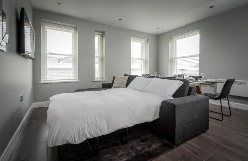 Bolton Apartment | Gordon Moon Suites Bolton Centre Apartments
