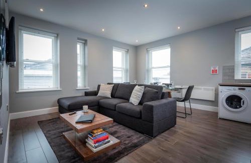 Bolton Apartment | Gordon Moon Suites Bolton Centre Apartments