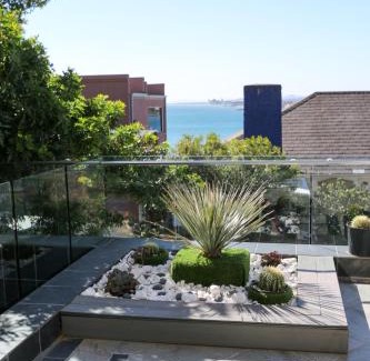 Mountainside Apartment | GORDON's SHORE LUXURY APARTMENTS - Solar Powered