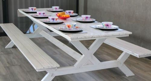 Mountainside Apartment | GORDON's SHORE LUXURY APARTMENTS - Solar Powered