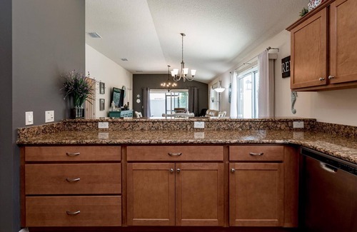 Village of Collier Villa | Gorg! 3 bed/2 bath private courtyard villa walking distance to Brownwood Square