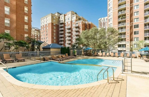 Ballston Apartment | Gorgeous 1 Bedroom Condo at Ballston