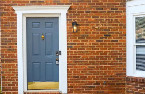 Riverdale House | Gorgeous 2 bed and 2.5 bath Home