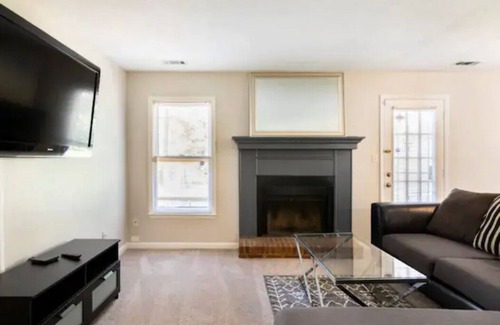 Riverdale House | Gorgeous 2 bed and 2.5 bath Home