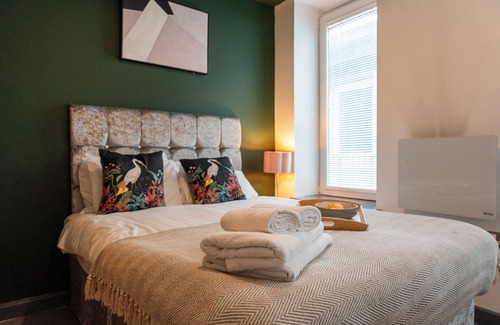 Bristol Old City Apartment | Gorgeous 2 bed apartment in Bristol City Centre