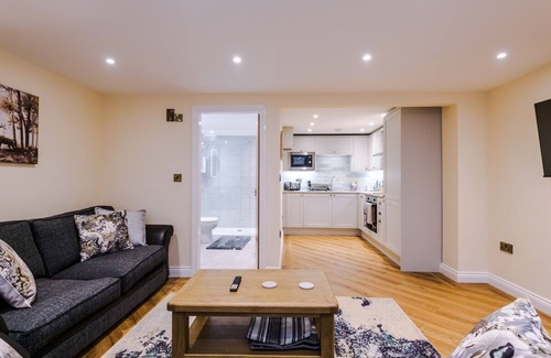Tarporley House | Gorgeous 2-bed barn in Beeston, ideal for couples & friends, sleeps 4!
