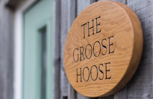 Blairgowrie Cottage | Gorgeous 2 Bed Cottage Near Glenshee. Hot tub, Garden, Child & Pet Friendly