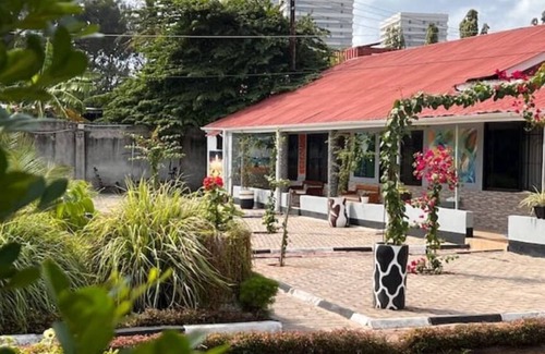 Mabibe Apartment | Gorgeous 2 bedroom guest house with free Parking