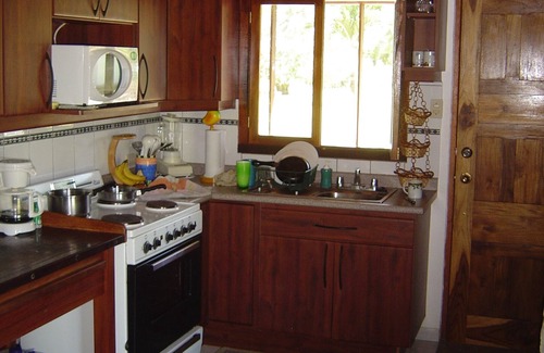 Parrita House | Gorgeous 2 bedroom cottage with ocean view and new Internet Cable