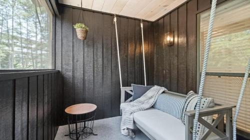 Cameron Wood House | Gorgeous 2 BR near Carowinds - Patio - Pool
