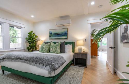 Hillcrest House | Gorgeous 2bd 2ba House - Balboa Park Zoo Downtown