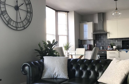 Hele Apartment | Gorgeous 2bed Apartment in the Heart of Ilfracombe