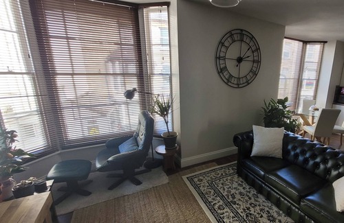 Hele Apartment | Gorgeous 2bed Apartment in the Heart of Ilfracombe