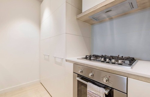 Elwood Apartment | Gorgeous 2brm in leafy Elwood
