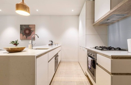 Elwood Apartment | Gorgeous 2brm in leafy Elwood