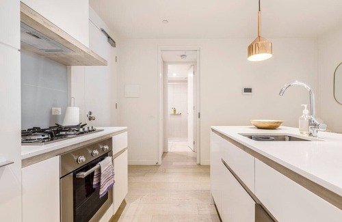 Elwood Apartment | Gorgeous 2brm in leafy Elwood